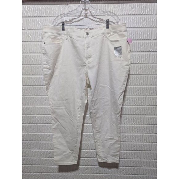 St. John's Bay Women's White Solid Skinny Leg Mid-Rise Jeans Size 22W NWT - Picture 1 of 8